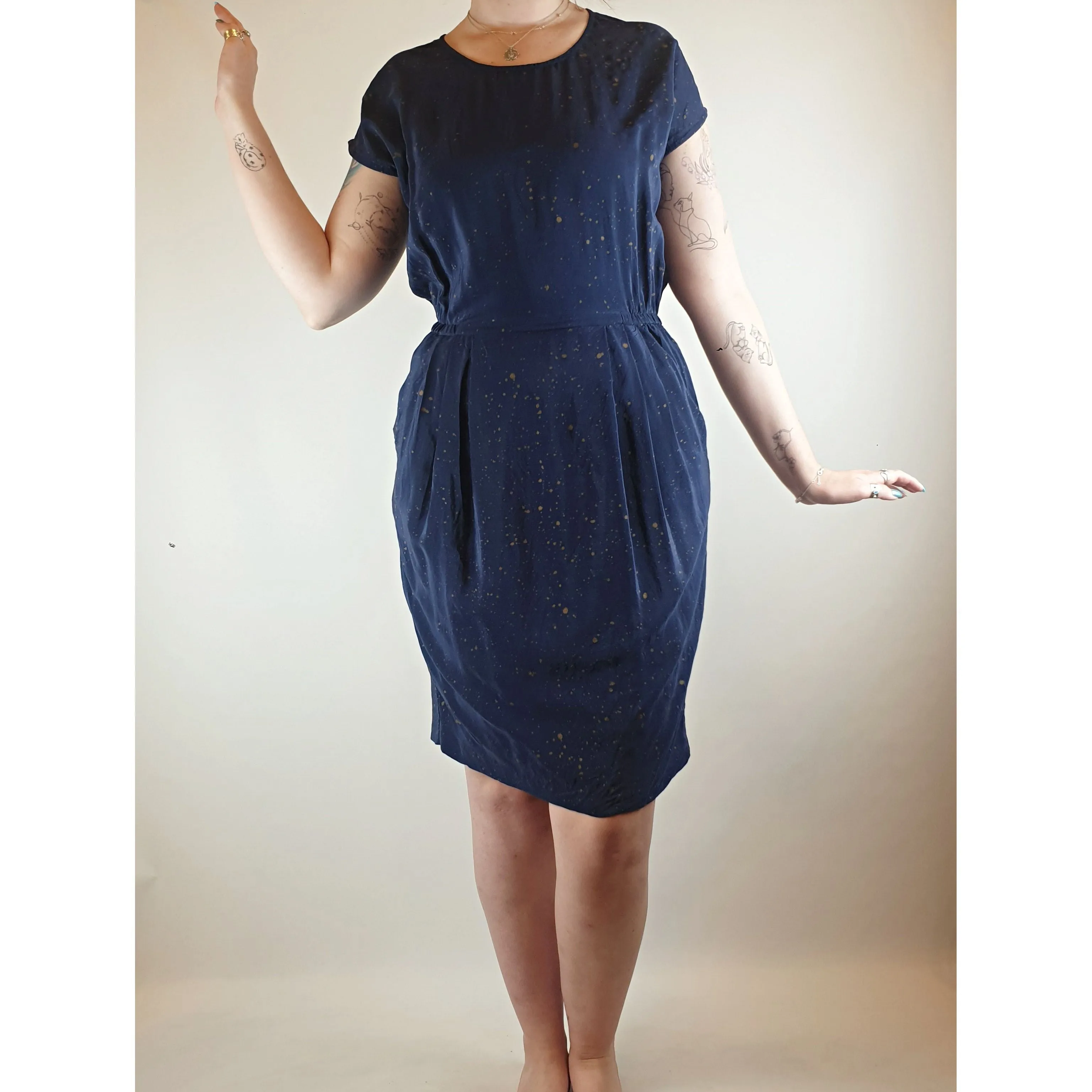 Gorman navy 100% silk dress with subtle gold splatter print size 12
