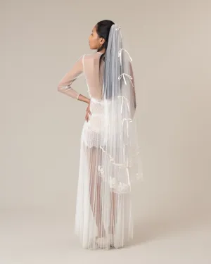 MARTINA SATIN BOWS AND PEARLS EMBROIDERED VEIL